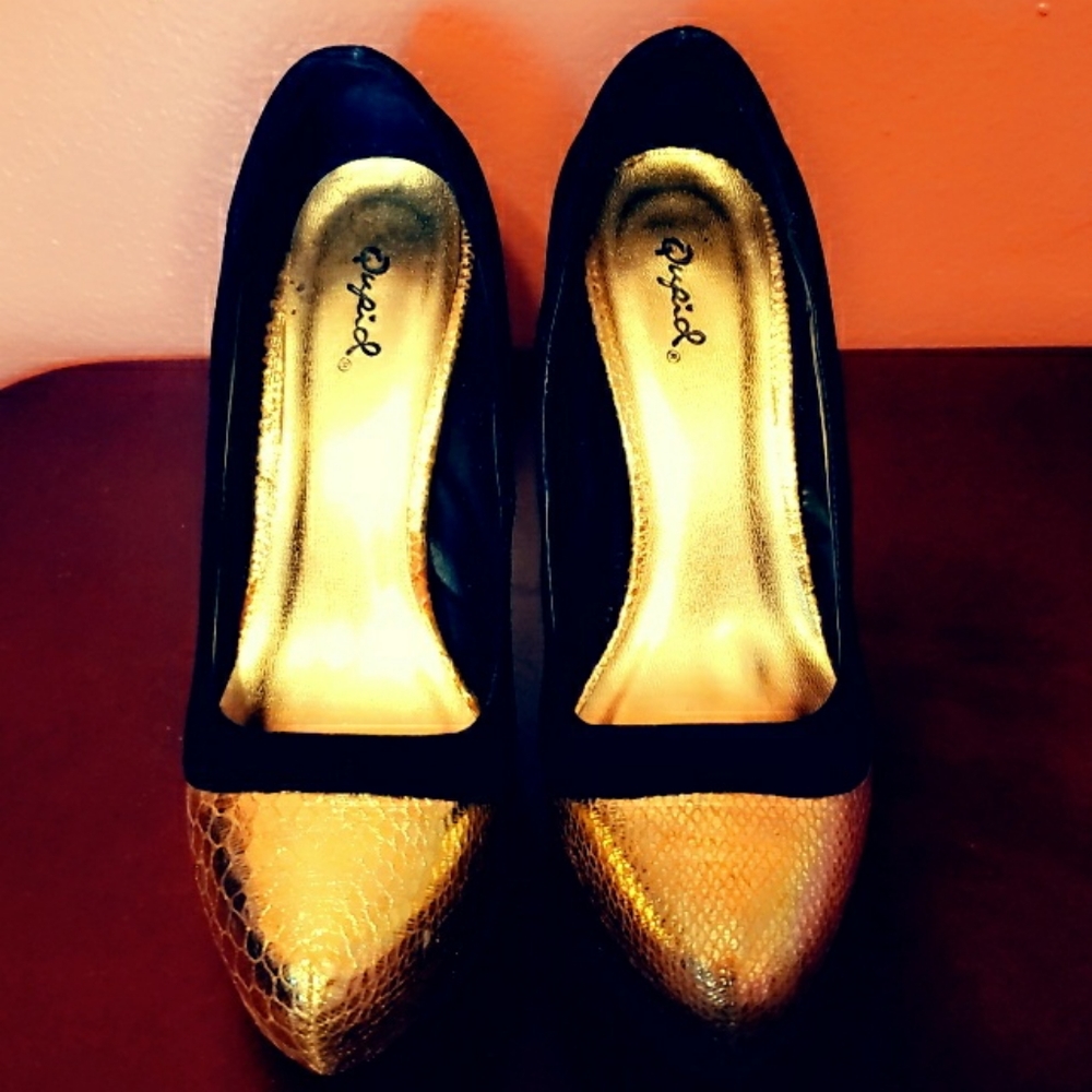 Black & Gold Heel